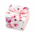Scatola regalo 20 x 20 x 12 cm in cartone bianco e rosa con stampa floreale e fiocco