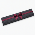 Scatola regalo 30 x 8 x 4 cm in cartone nero e bordeaux con nastro decorativo